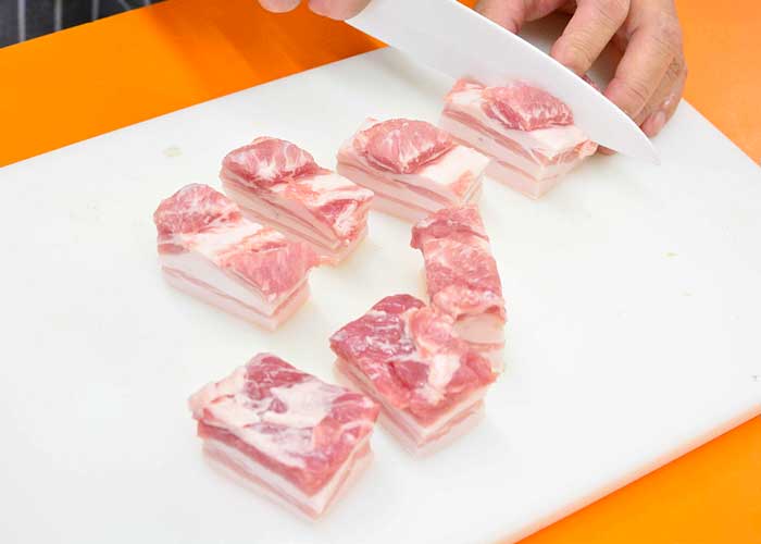 「お肉ほろほろ♡ 豚バラ肉のさっぱり煮」の作り方画像 1枚目