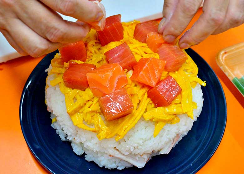 「ごろっと海鮮の、贅沢な寿司ケーキ♪」の作り方画像 6枚目
