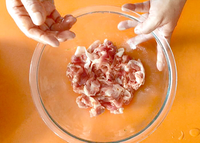 「切落し肉でつくる、やわらか酢豚」の作り方画像 2枚目