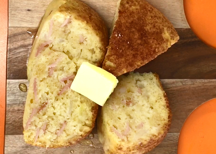 「炊飯器で作れる！ ほのかな甘さのハムとチーズのメープルパン」の作り方画像 5枚目