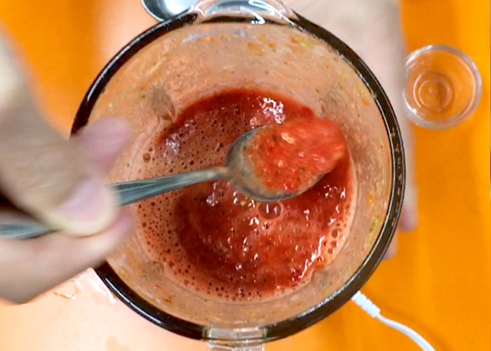 「つぶつぶ野菜とトマトの冷製スープ「ガスパチョ」」の作り方画像 4枚目
