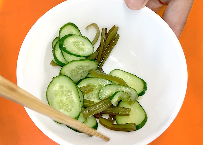 「茎めかぶの食感が楽しい、タコときゅうりの和え物」の作り方画像 2枚目