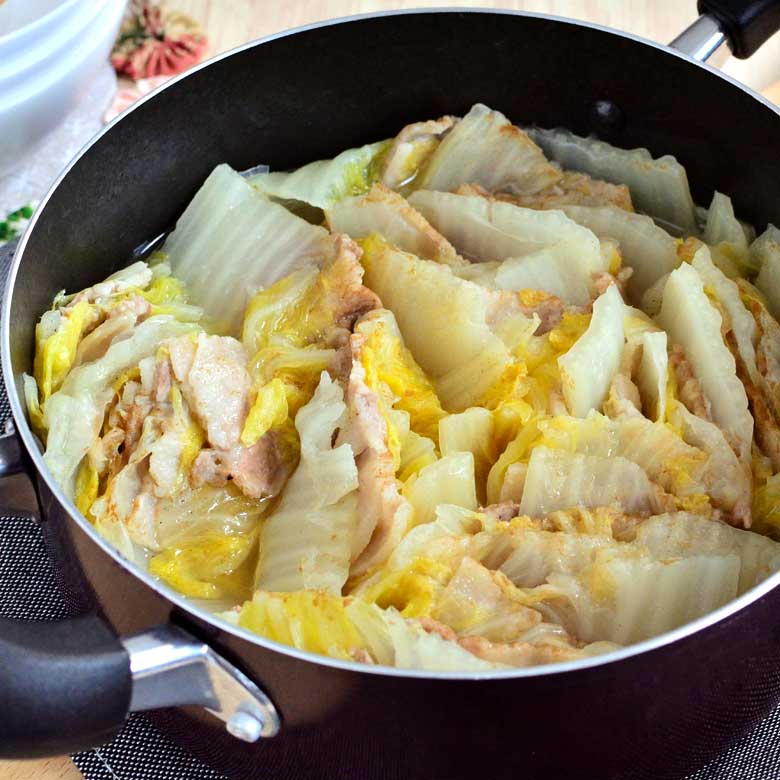 あっさり美味い！白菜と豚バラのミルフィーユ鍋の写真