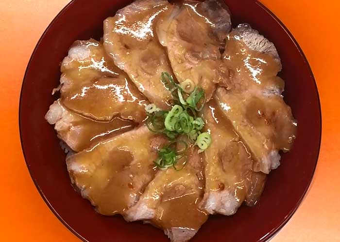 「豚肩ロースのピリ辛みそ焼き丼」の作り方画像 5枚目