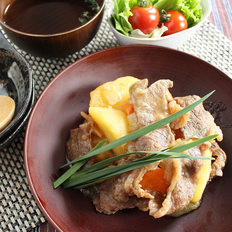 しみウマ！牛カルビで作る肉じゃがの写真