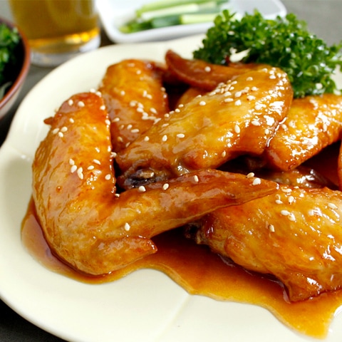 
					激うま！手羽先唐揚げの甘辛醤油仕立て
				