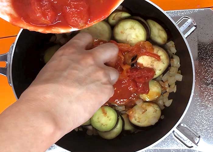 「旨味たっぷり♥タコのトマト煮」の作り方画像 3枚目