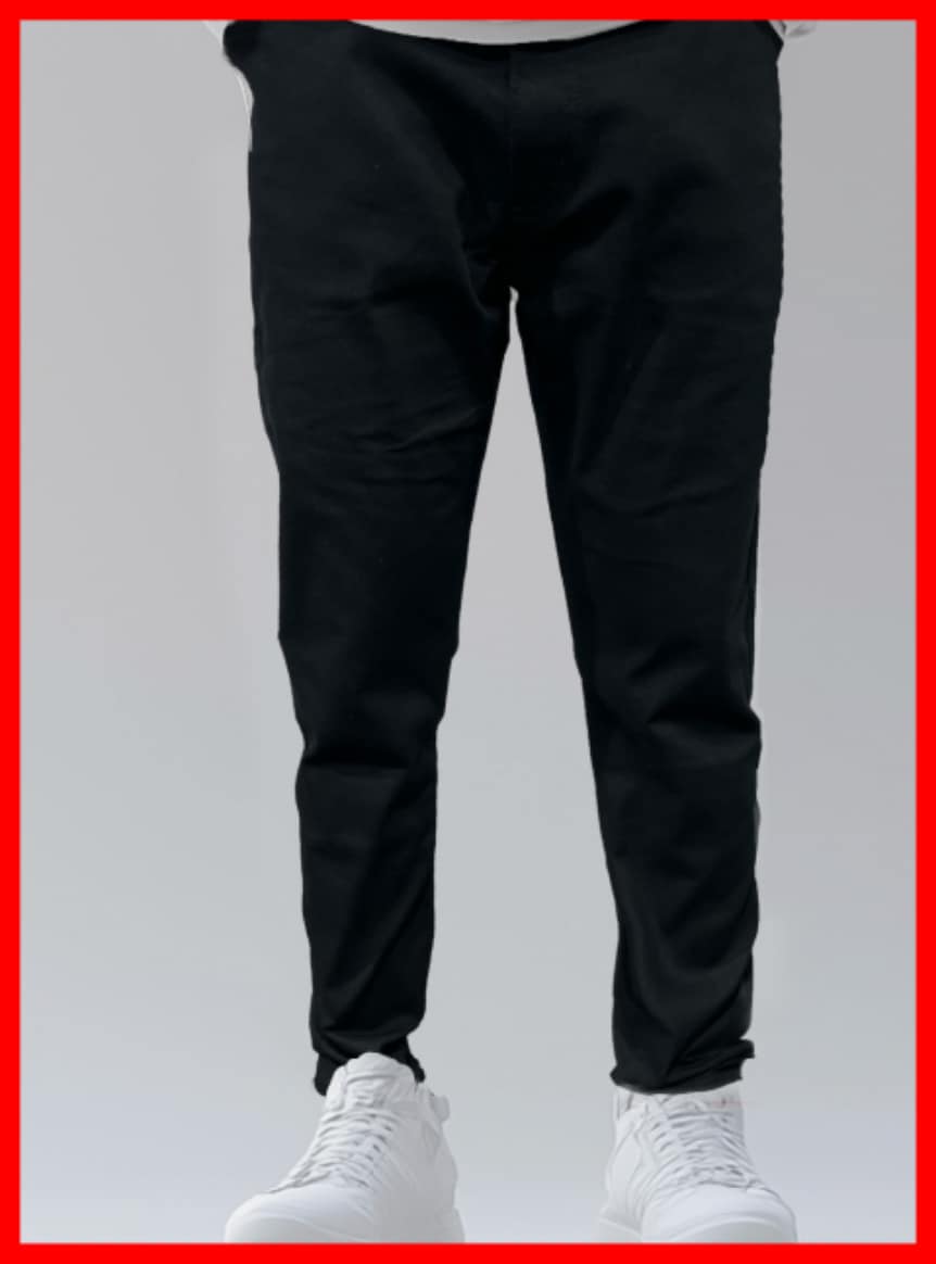 色褪せ知らずの黒スキニーパンツ