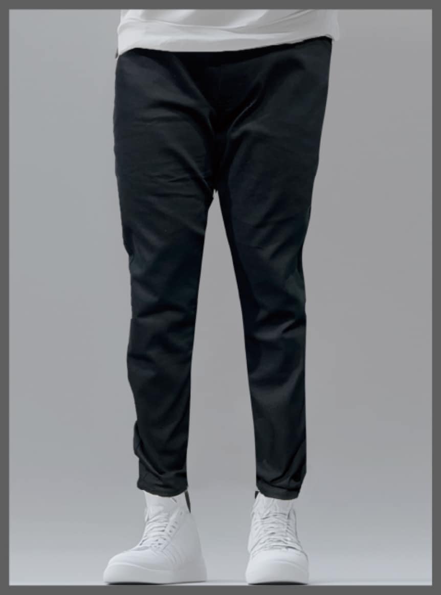 色褪せ知らずの黒スーパースキニーパンツ