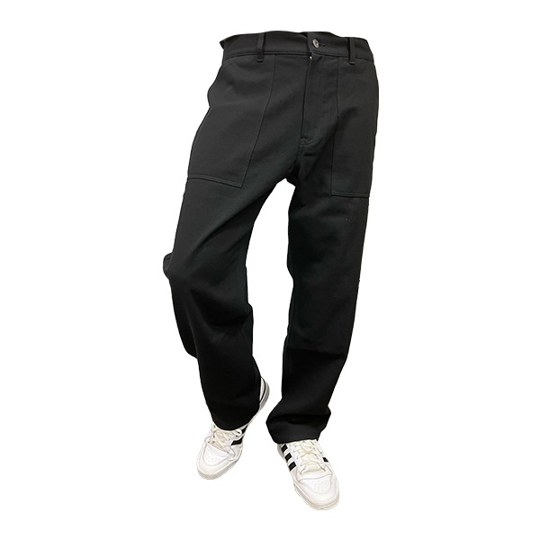 色褪せ知らずの黒 ベイカーパンツ